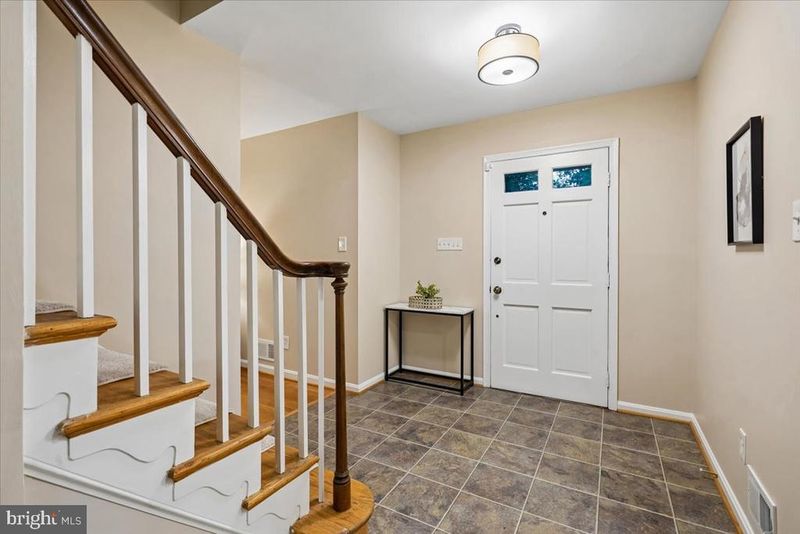 12207 Devilwood Dr, Potomac, MD 20854
