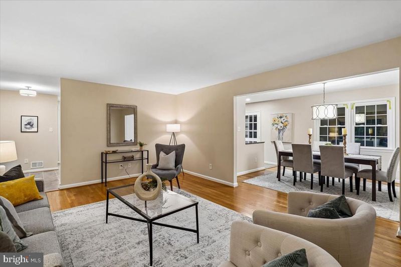 12207 Devilwood Dr, Potomac, MD 20854