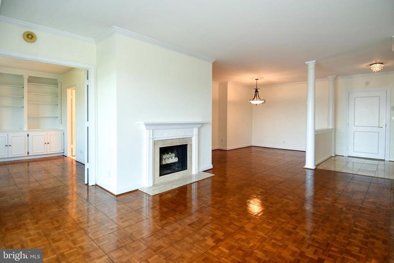 1250 S Washington St #714, Alexandria, VA 22314