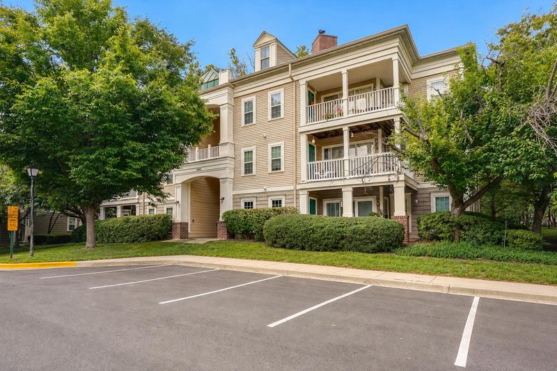 13101 Millhaven Pl #9E, Germantown, MD 20874