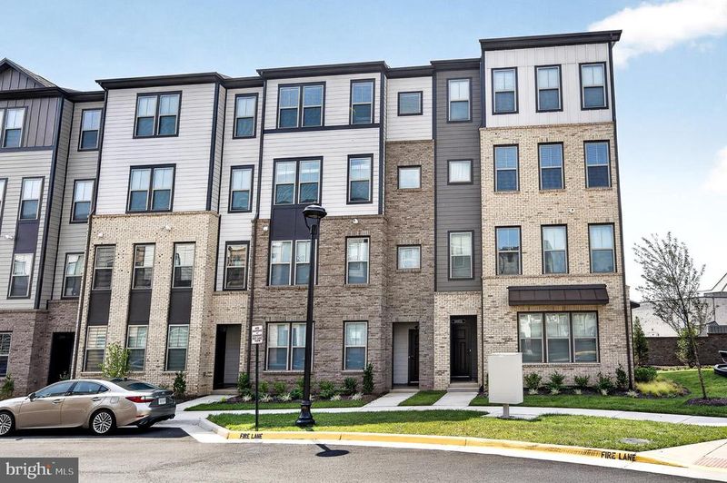 20957 Bluebird Sq, Sterling, VA 20165