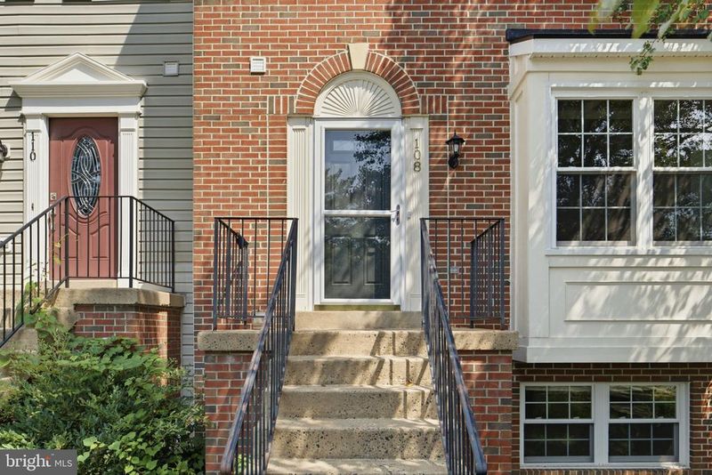 108 Pinnacle Dr, Stafford, VA 22554
