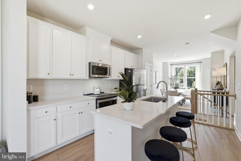 8922 Queensferry Rd, Manassas, VA 20112