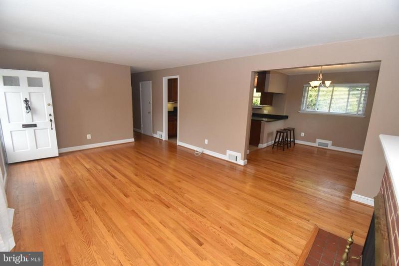 6627 32nd St N, Arlington, VA 22213