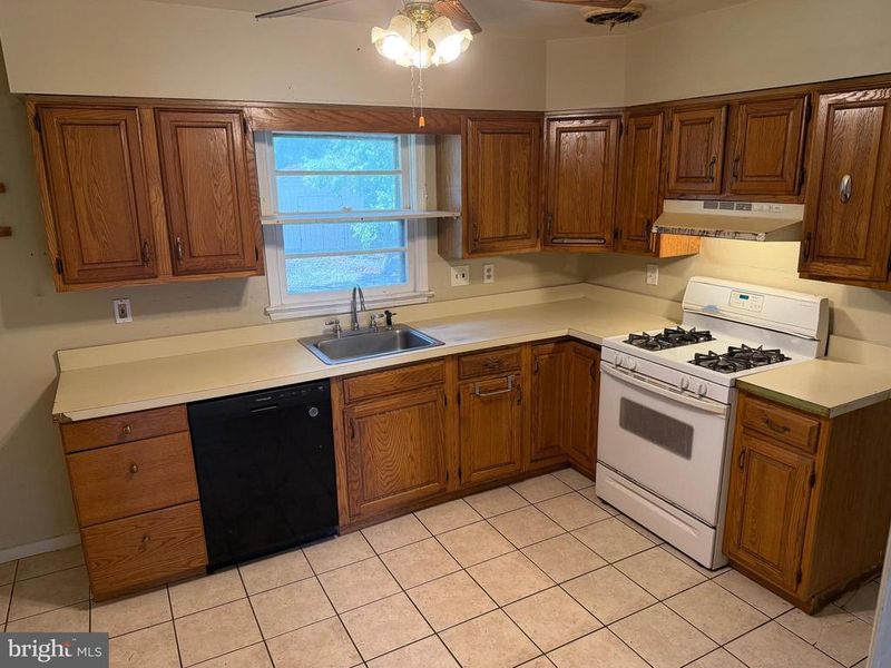 9309 Tuckerman St, Lanham, MD 20706