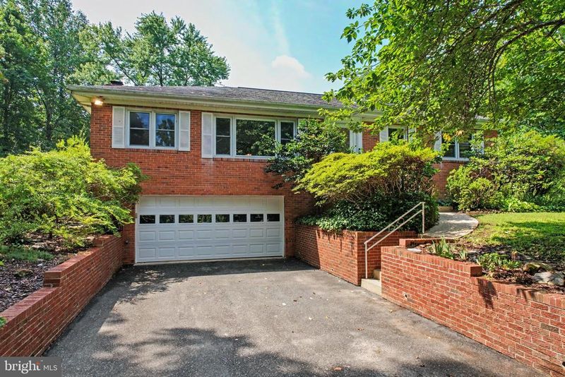6303 Mallard Ln, Lothian, MD 20711