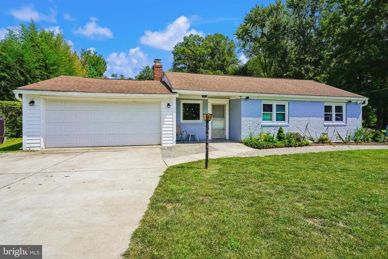7907 Maplewood Dr, Manassas, VA 20111