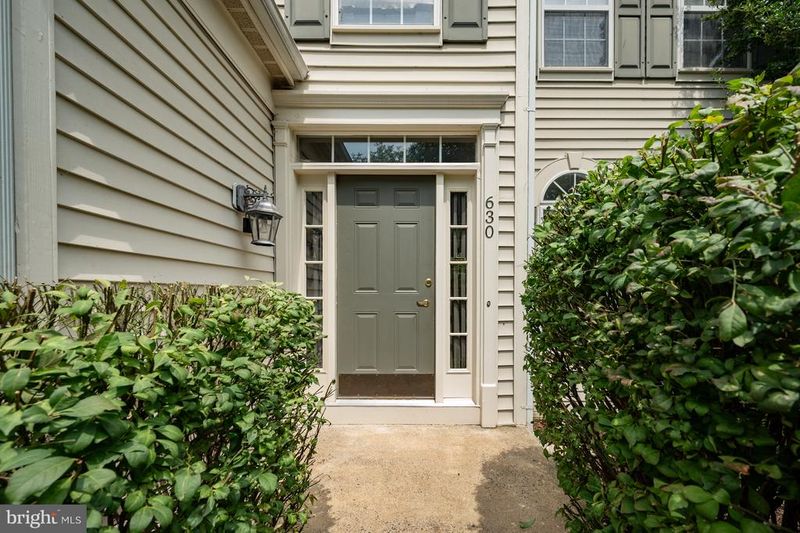 630 Marshall Dr NE, Leesburg, VA 20176