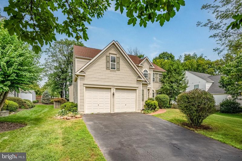 630 Marshall Dr NE, Leesburg, VA 20176