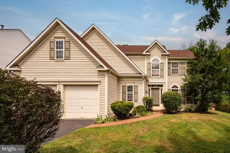 630 Marshall Dr NE, Leesburg, VA 20176