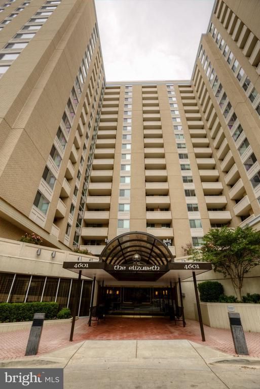 4601 N Park Ave #P210, Chevy Chase, MD 20815