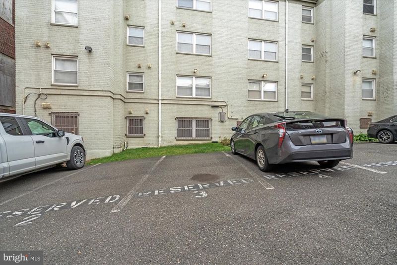 1628 C St SE #202, Washington, DC 20003