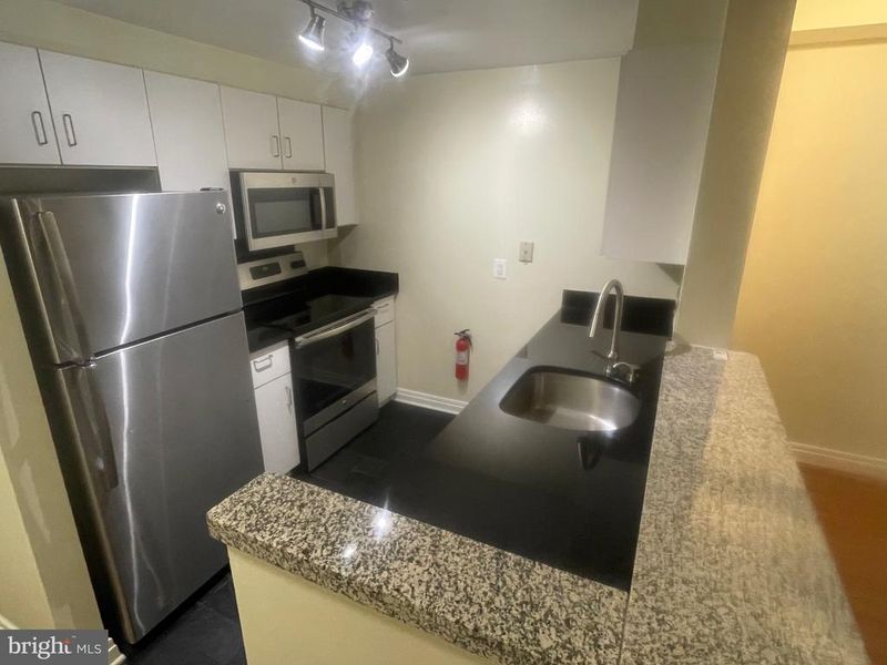 2301 N St NW #102, Washington, DC 20037