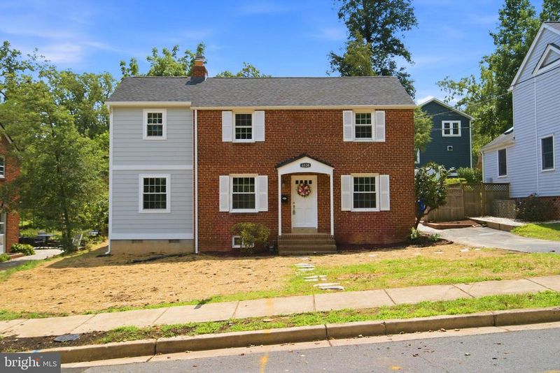 6134 11th Rd N, Arlington, VA 22205