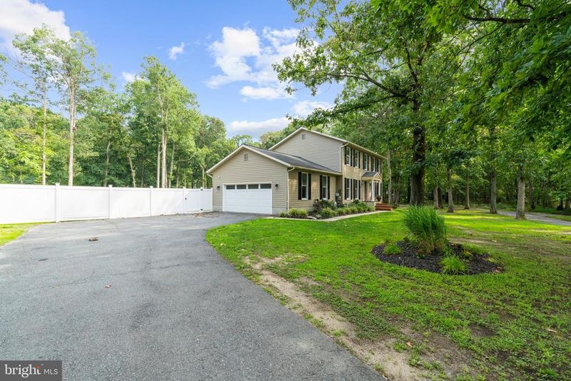 15 Dorothy Meeks, Pasadena, MD 21122