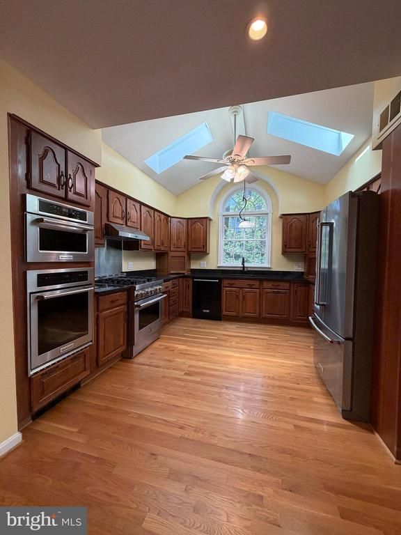 9802 Haviland Ct, Fairfax, VA 22032