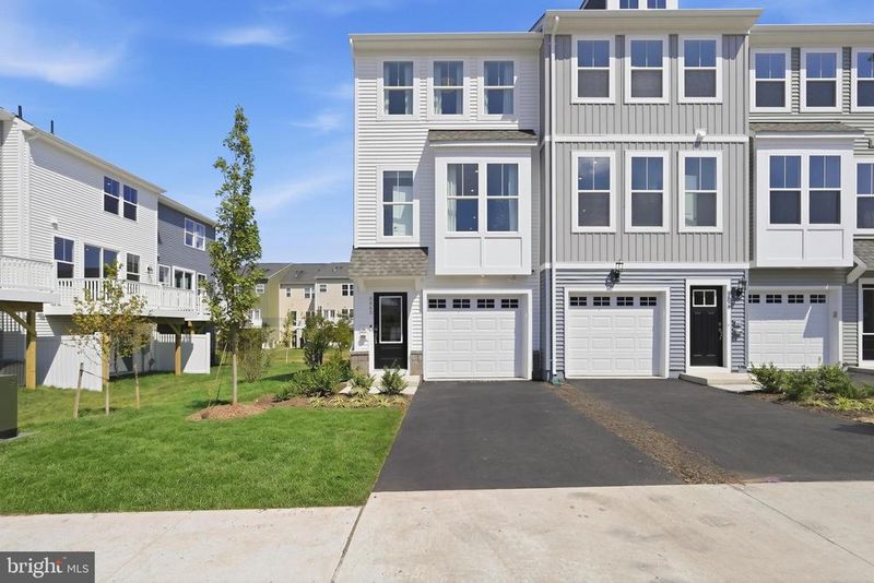 8926 Queensferry Rd, Manassas, VA 20112