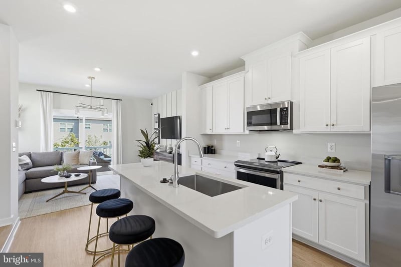 8923 Queensferry Rd, Manassas, VA 20112