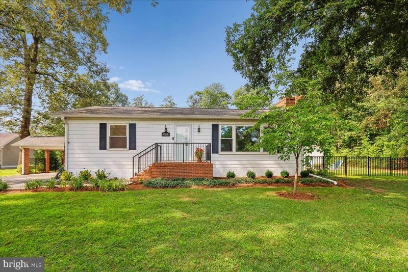 833 Meadow Rd, Severn, MD 21144
