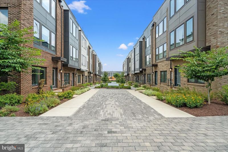 8156 Tompkins St, Rockville, MD 20855