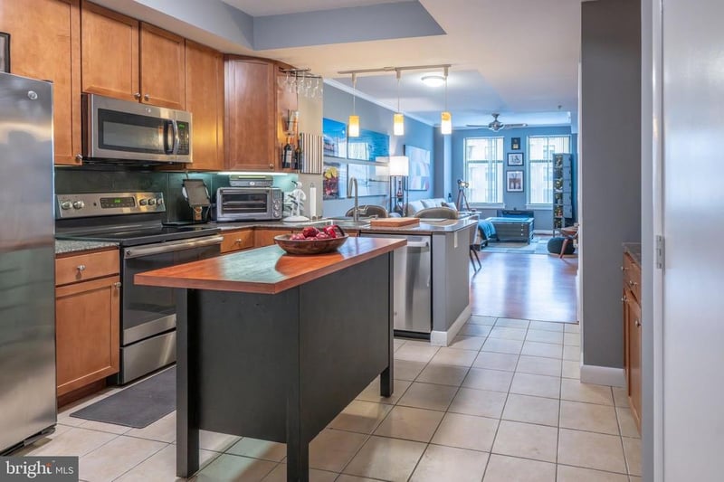 400 Massachusetts Ave NW #817, Washington, DC 20001