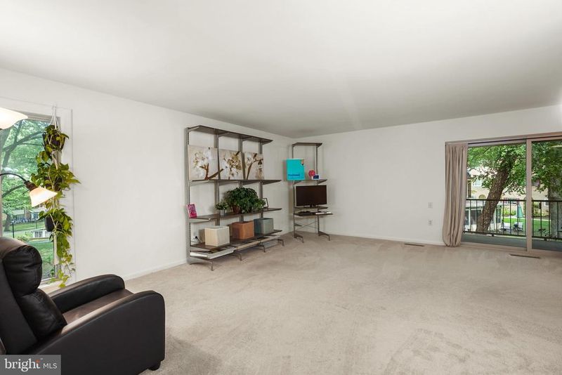 3367 S Leisure World Blvd #95-2A, Silver Spring, MD 20906