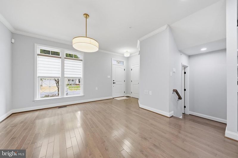 747 Holden Rd, Frederick, MD 21701