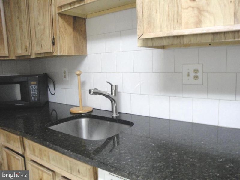 8350 Greensboro Dr #608, Mclean, VA 22102