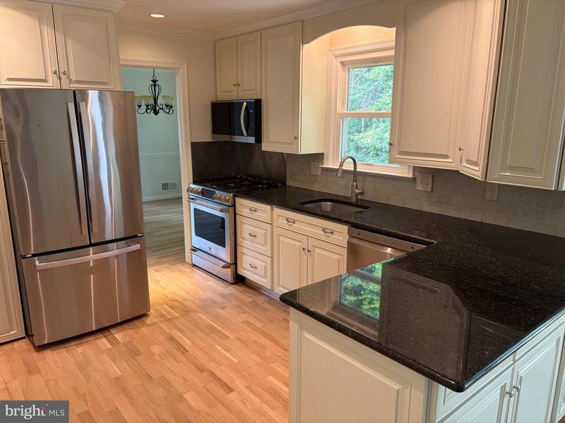 2429 Parallel Ln, Silver Spring, MD 20904