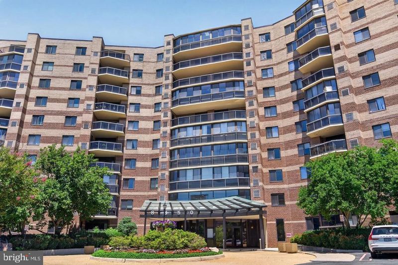 8350 Greensboro Dr #608, Mclean, VA 22102
