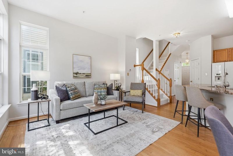326 Chestnut Hill St, Gaithersburg, MD 20878
