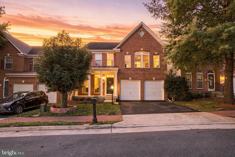9954 E Hill Dr, Lorton, VA 22079