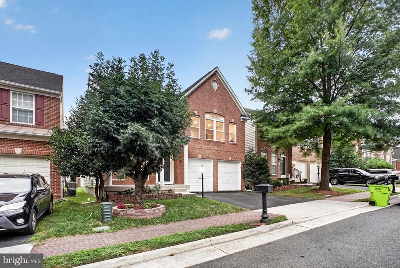 9954 E Hill Dr, Lorton, VA 22079