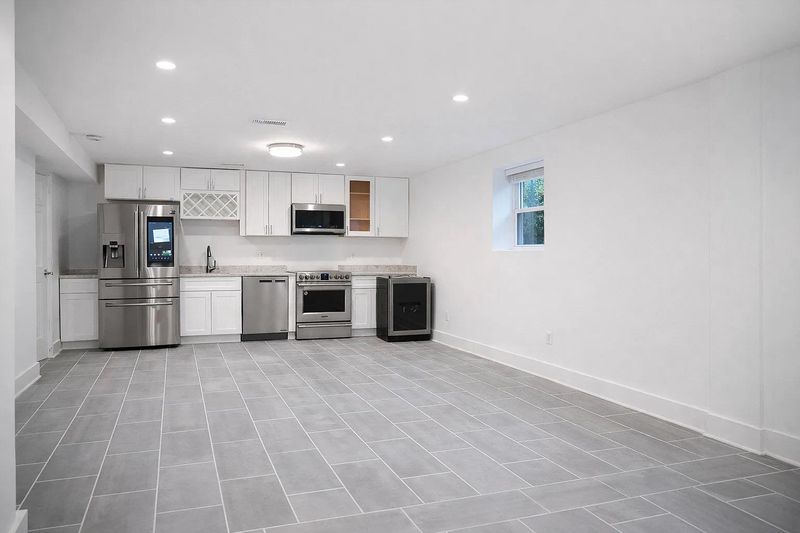 1633 Kalmia Rd NW, Washington, DC 20012