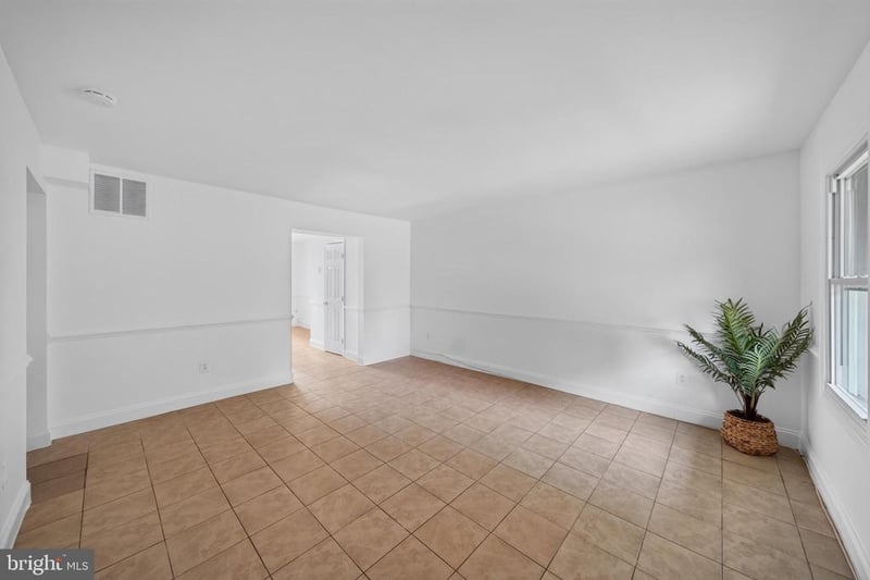 9248 Hood Rd, Manassas, VA 20110