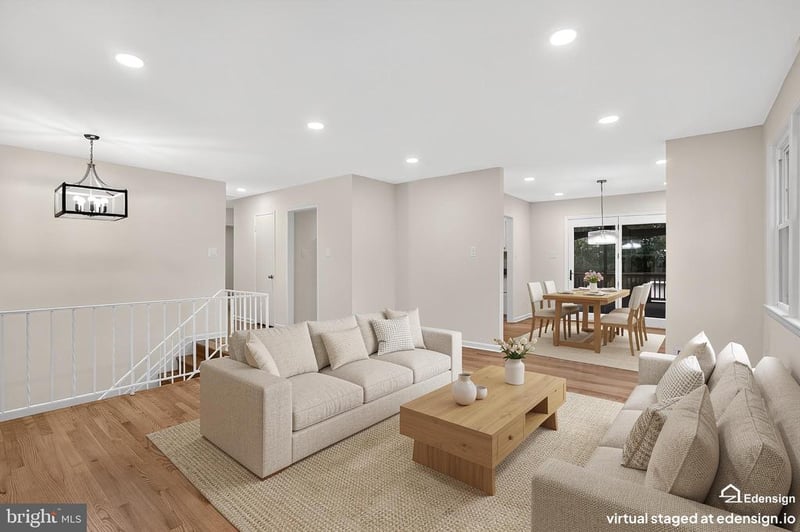14521 Lock Dr, Centreville, VA 20120