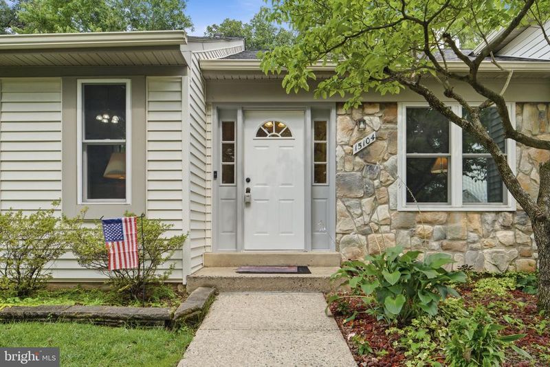 15104 Honsena Dr, Centreville, VA 20120