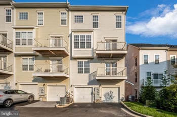 13043 Clarksburg Square Rd #11, Clarksburg, MD 20871