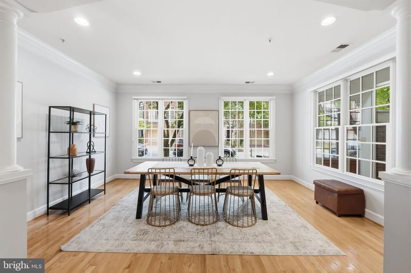 306 Oak Knoll Ter, Rockville, MD 20850