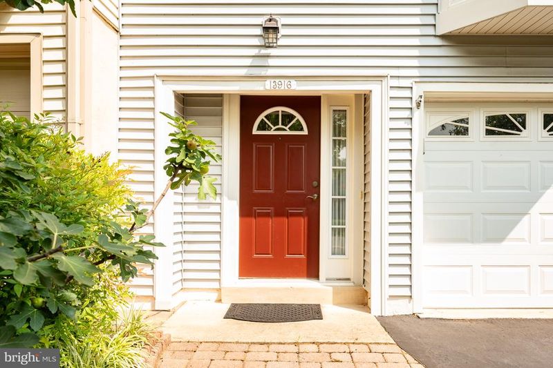 13916 Ludington Pl, Centreville, VA 20121