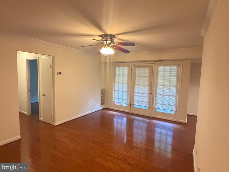 3814 Lyndhurst Dr #103, Fairfax, VA 22031