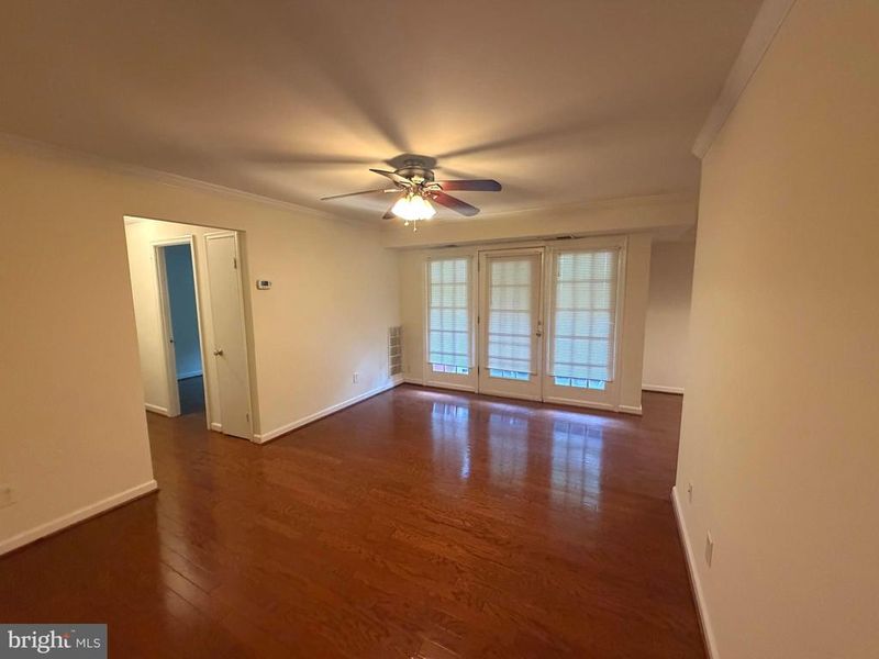 3814 Lyndhurst Dr #103, Fairfax, VA 22031
