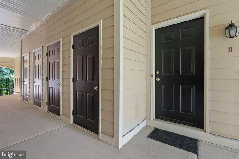 15301 Diamond Cove Ter #8-B, Rockville, MD 20850