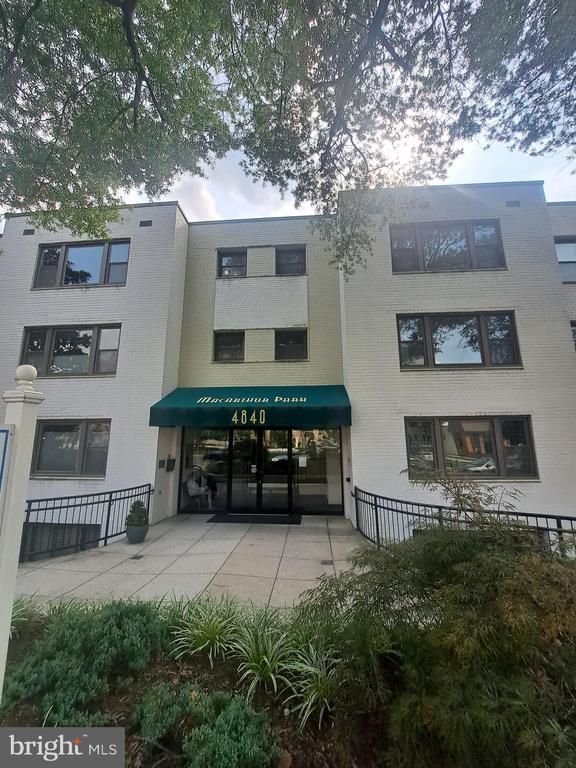 4840 Macarthur Blvd NW #307, Washington, DC 20007