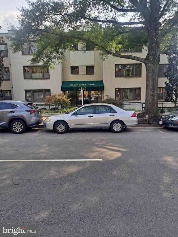 4840 Macarthur Blvd NW #307, Washington, DC 20007