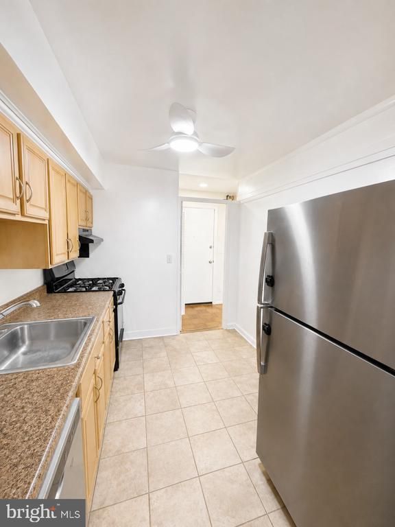 7521 Spring Lake Dr #B1, Bethesda, MD 20817
