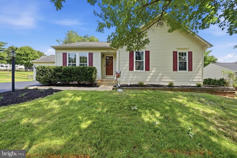 9571 Basilwood Dr, Manassas, VA 20110