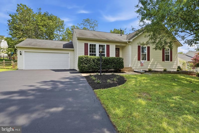 9571 Basilwood Dr, Manassas, VA 20110