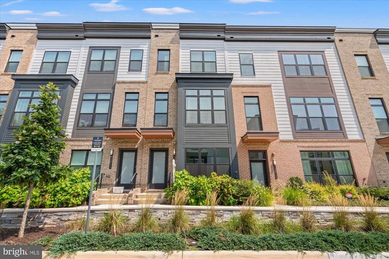 2013 Tysons Ridgeline Rd, Falls Church, VA 22043