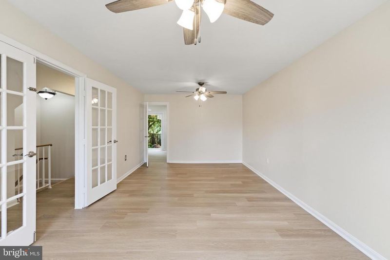 10272 Latney Rd, Fairfax, VA 22032
